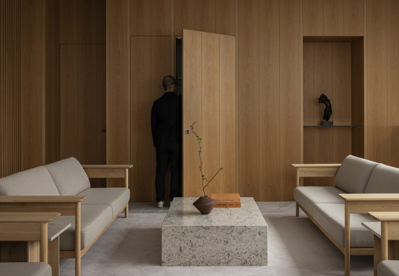 由Norm Architects设计的极简主义空间Nagano HQ