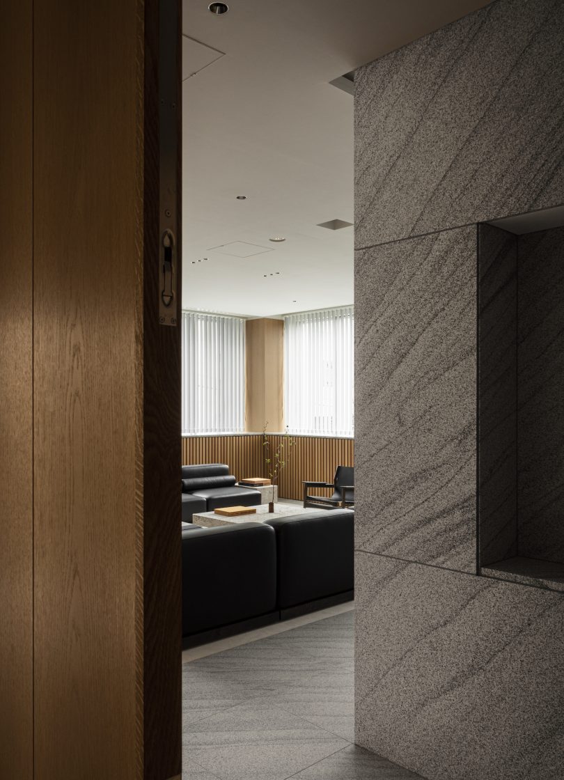 由Norm Architects设计的极简主义空间Nagano HQ