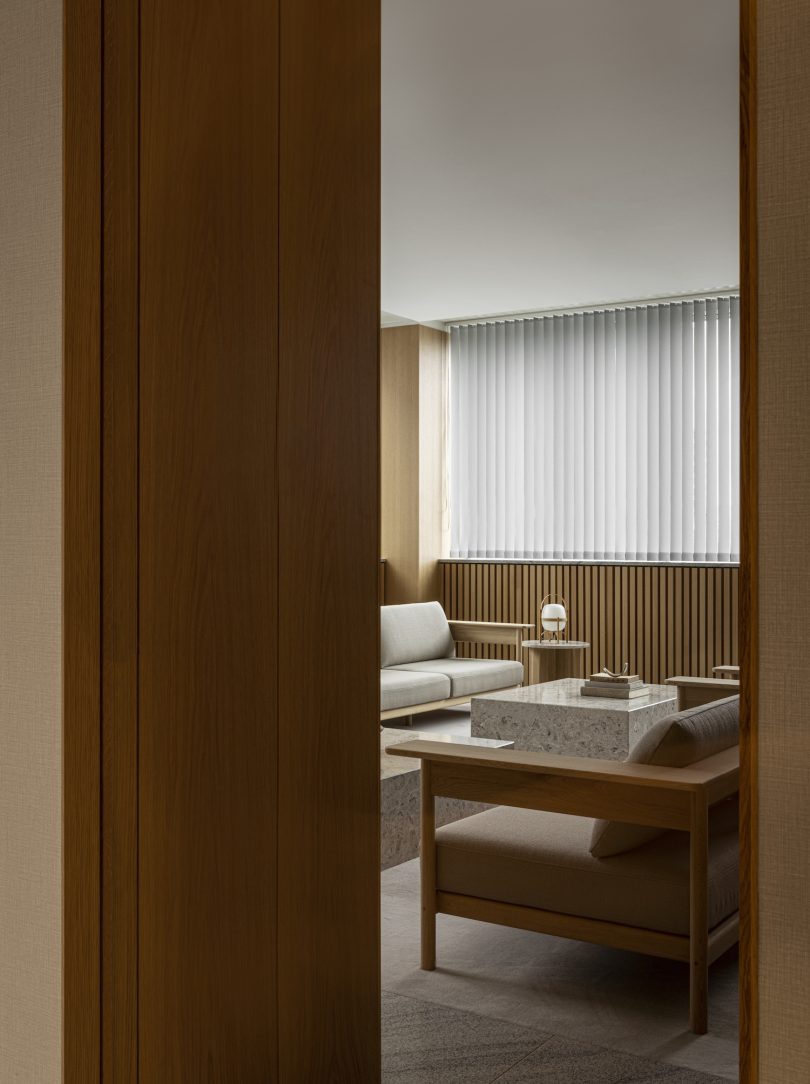 由Norm Architects设计的极简主义空间Nagano HQ