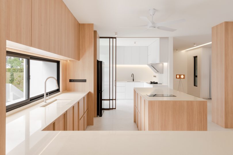 由DualSpace Studio设计的极简主义住宅T House