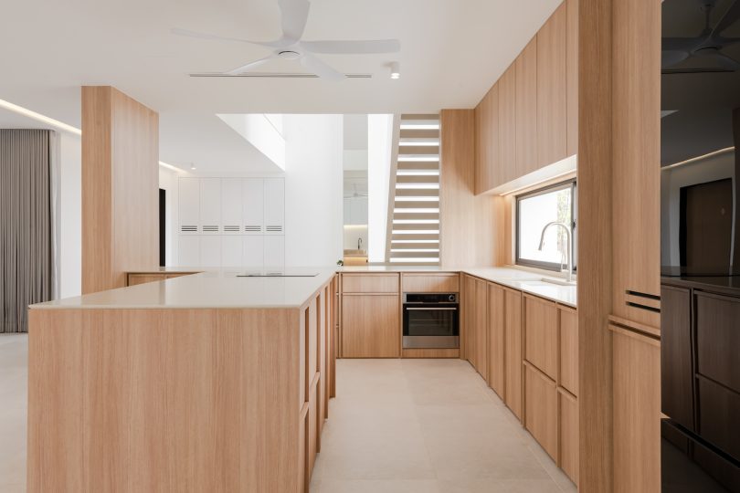 由DualSpace Studio设计的极简主义住宅T House