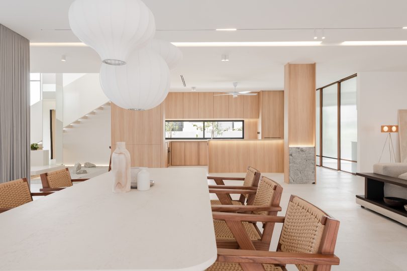 由DualSpace Studio设计的极简主义住宅T House