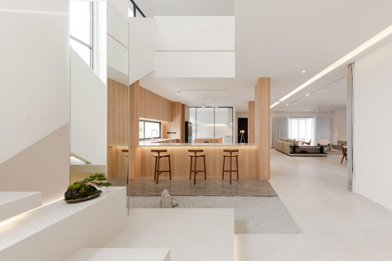 由DualSpace Studio设计的极简主义住宅T House