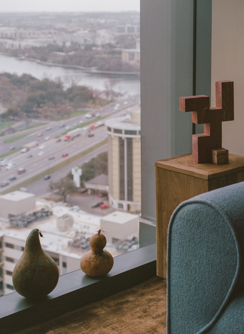 由Stelly Selway设计的极简公寓44 East Avenue