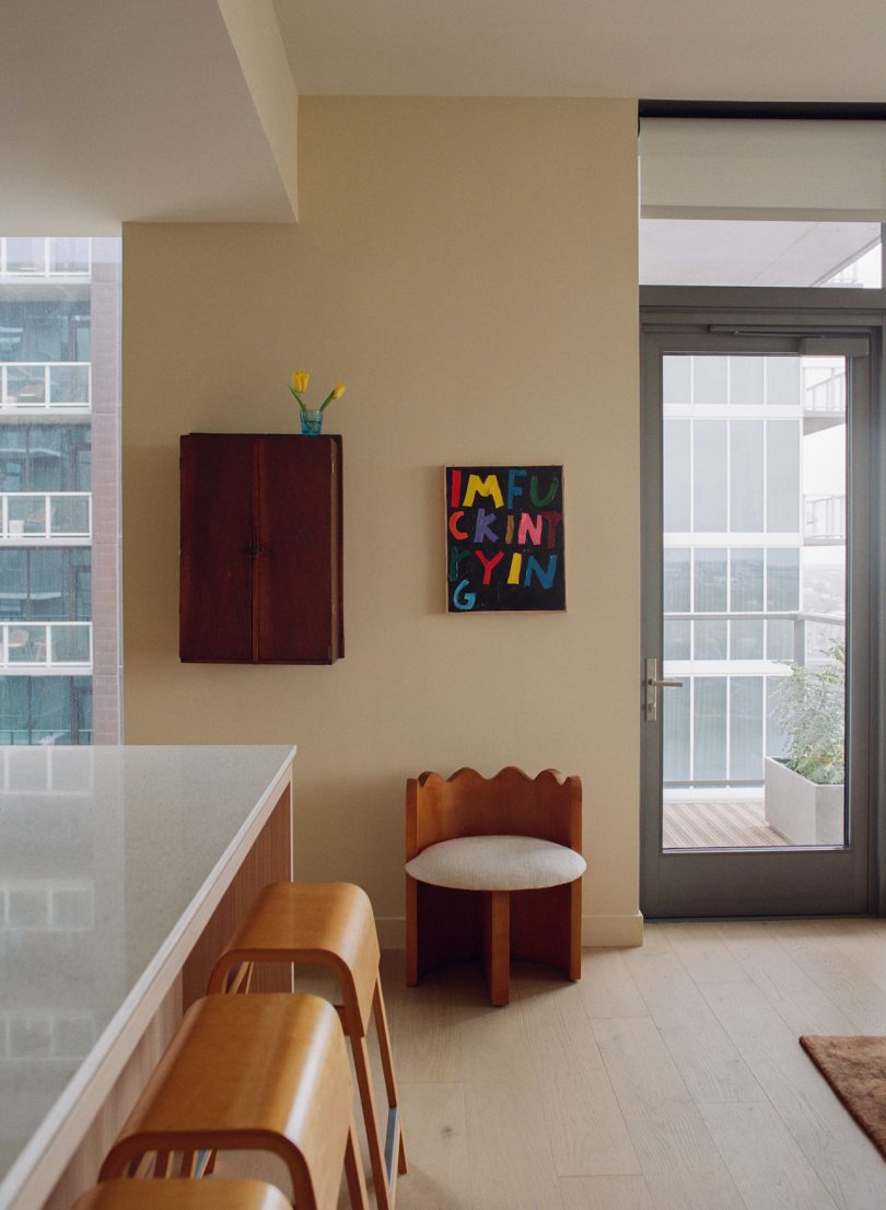 由Stelly Selway设计的极简公寓44 East Avenue