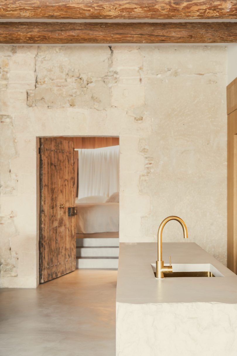 由Enzo Rosada设计的极简主义公寓Apartment S