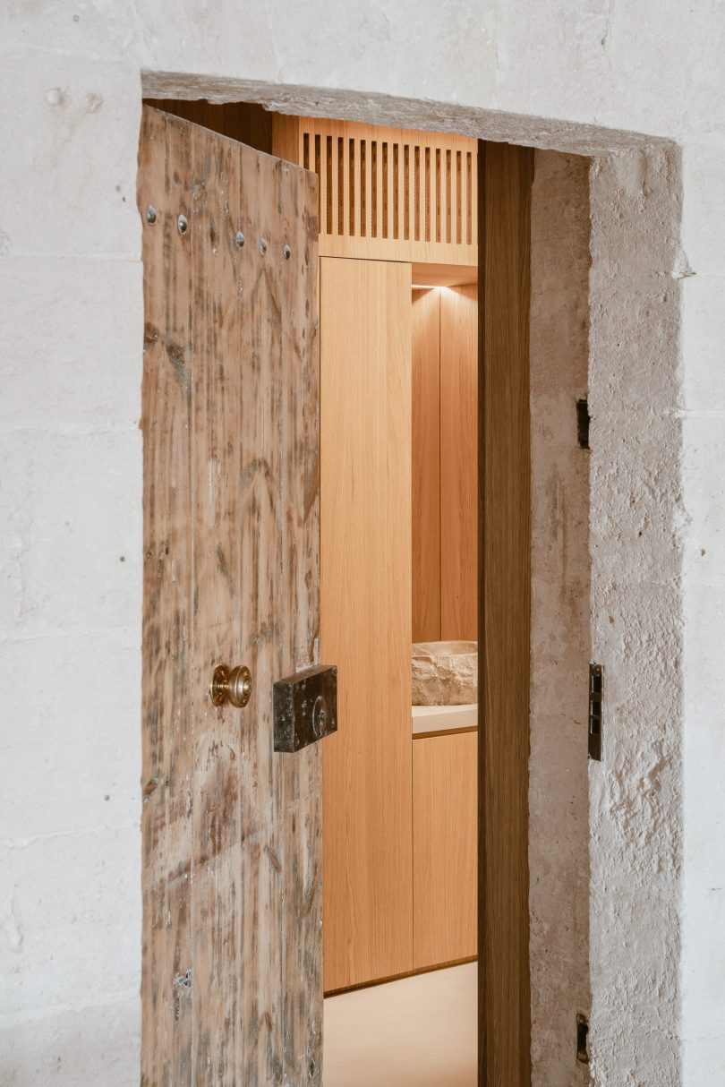 由Enzo Rosada设计的极简主义公寓Apartment S