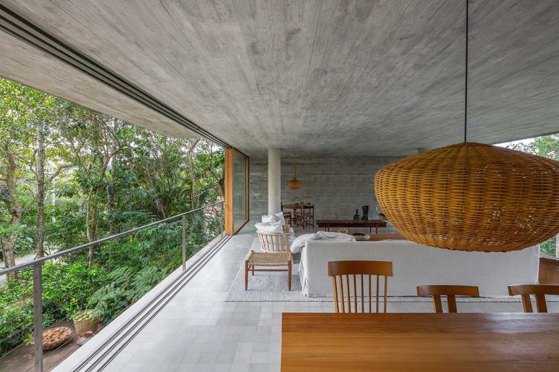 由Studio MK27设计的极简海滨别墅Casa Azul