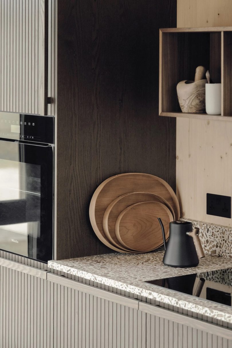 由Koto设计的极简主义住宅Falcon House