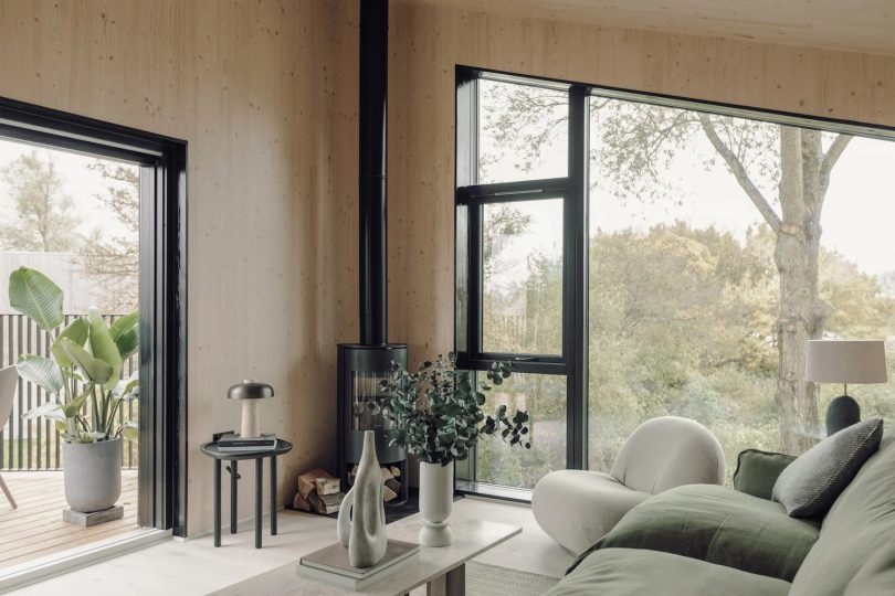 由Koto设计的极简主义住宅Falcon House