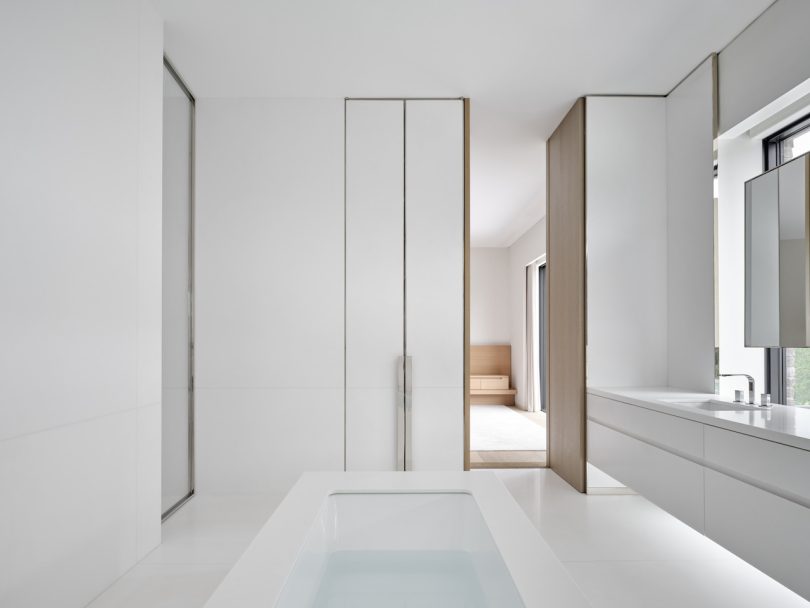 由Burdifilek设计的极简住宅Forest Hill Residence