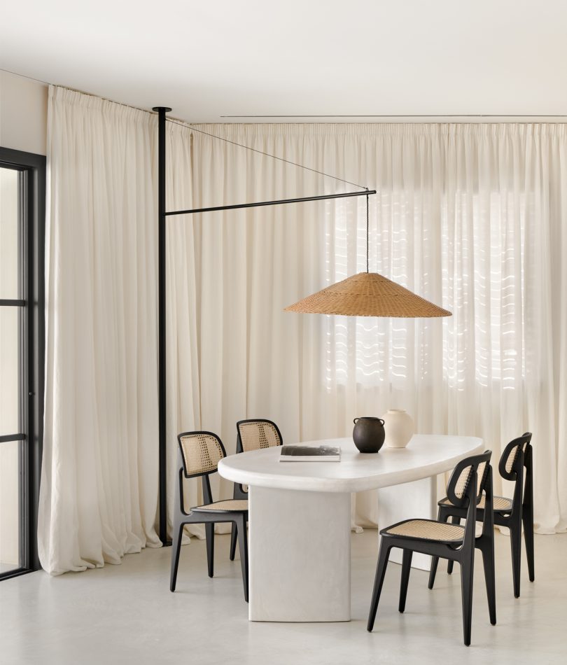 Angel Martin Studio设计的极简主义别墅Marina Gran