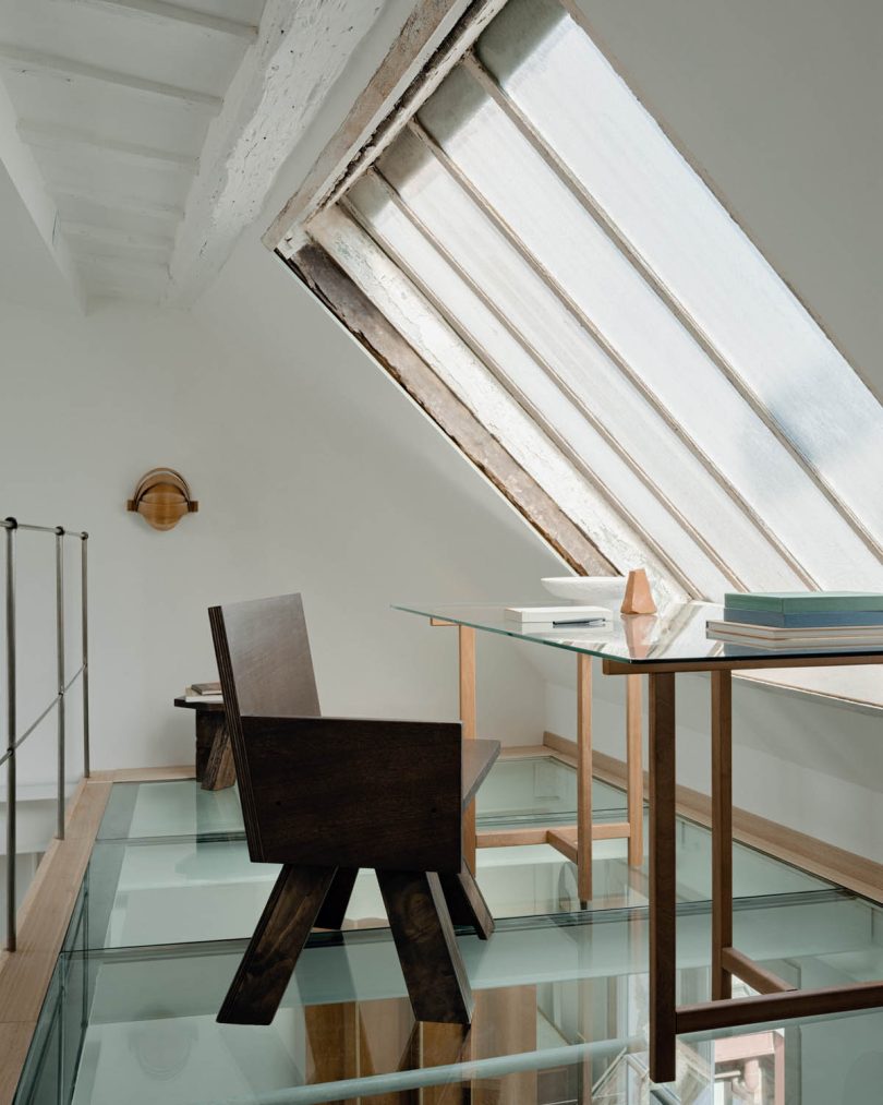 由Louis Denavaut设计的迷你复式住宅Saint-Roch