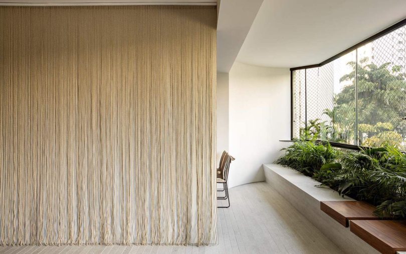 Pascali Semerdjian Arquitetos设计的极简住宅Aurora Apartment