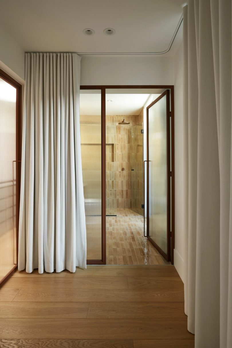 由Michael Godmer设计的极简住宅Lanaudière Residence