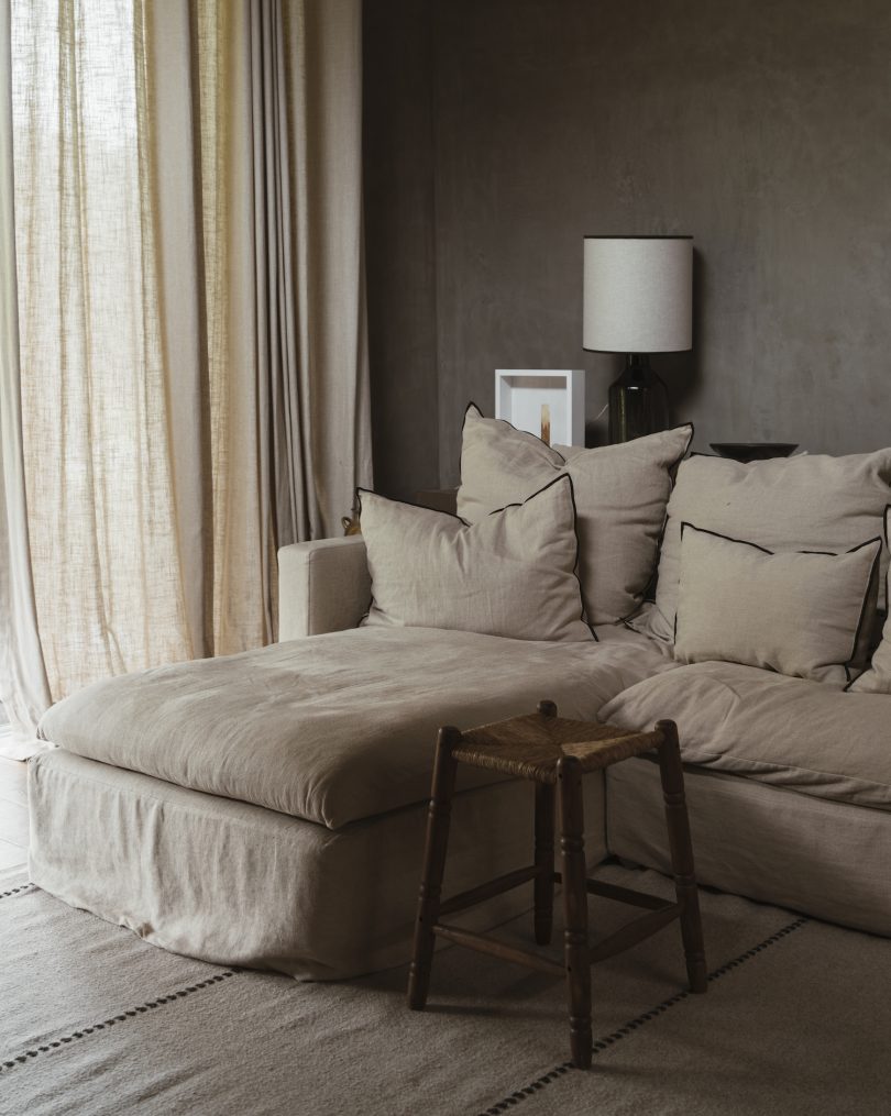 由Bernardo Chavez Peón设计的极简主义住宅Los Durmientes