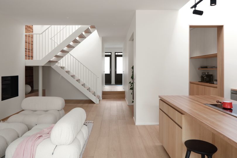 Alexandre Bernier Architecte设计的极简住宅Residence MaE