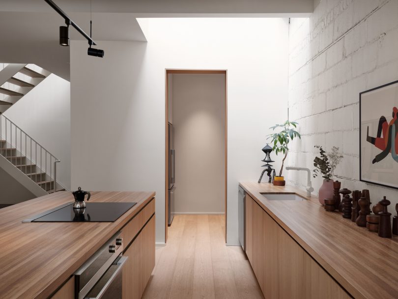 Alexandre Bernier Architecte设计的极简住宅Residence MaE