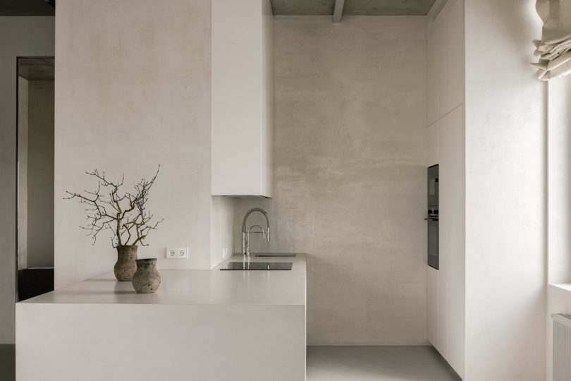 由Vlad Kudin设计的极简主义公寓Soft‘n’Rough