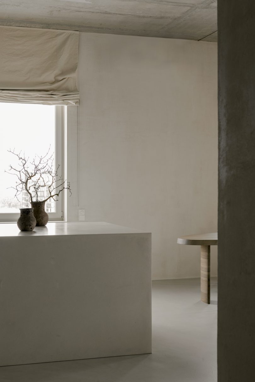 由Vlad Kudin设计的极简主义公寓Soft‘n’Rough