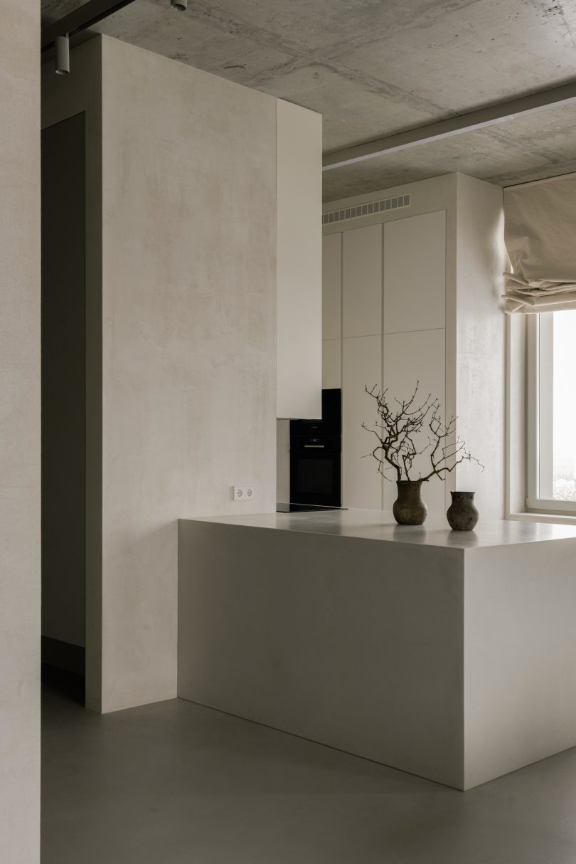 由Vlad Kudin设计的极简主义公寓Soft‘n’Rough