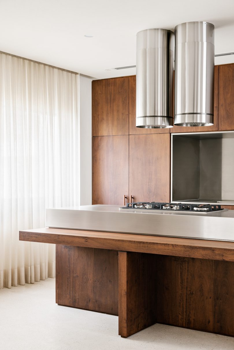 由Felipe Hess设计的极简主义公寓Bela Cintra