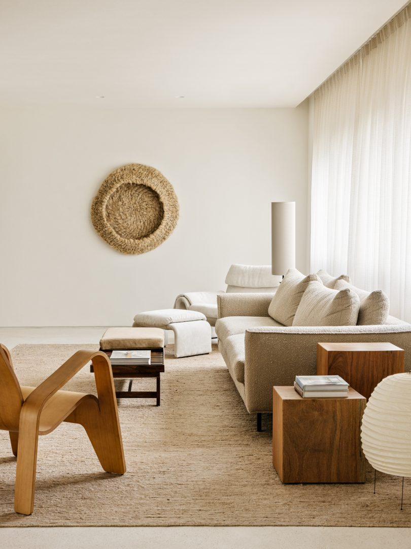 由Felipe Hess设计的极简主义公寓Bela Cintra