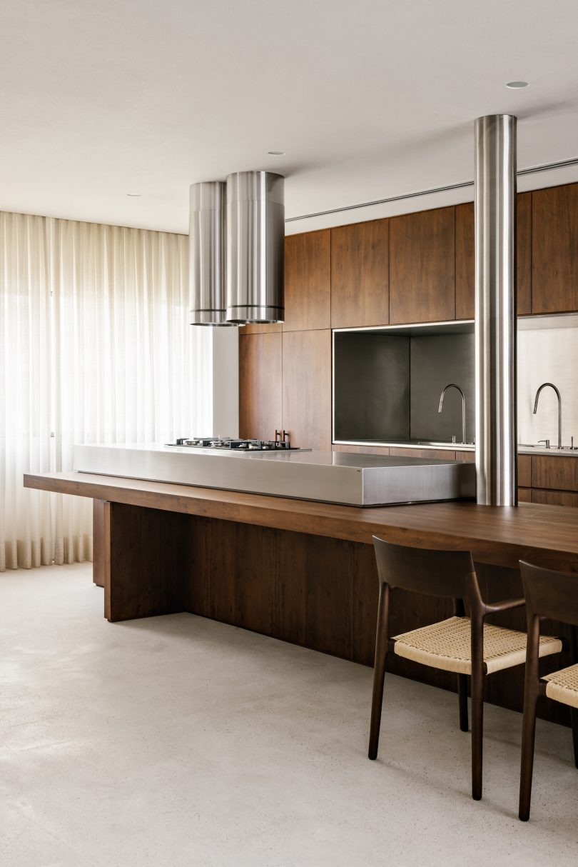 由Felipe Hess设计的极简主义公寓Bela Cintra