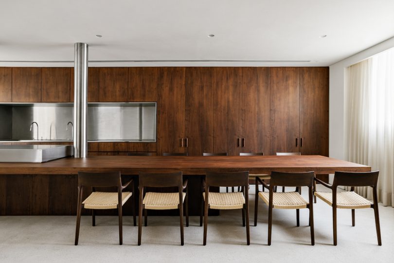 由Felipe Hess设计的极简主义公寓Bela Cintra