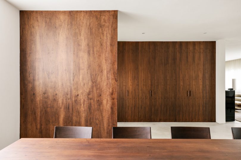 由Felipe Hess设计的极简主义公寓Bela Cintra