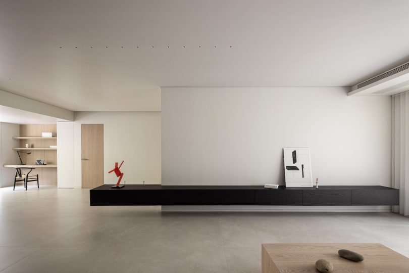 由PUJU设计的极简主义公寓Breath of the Wild