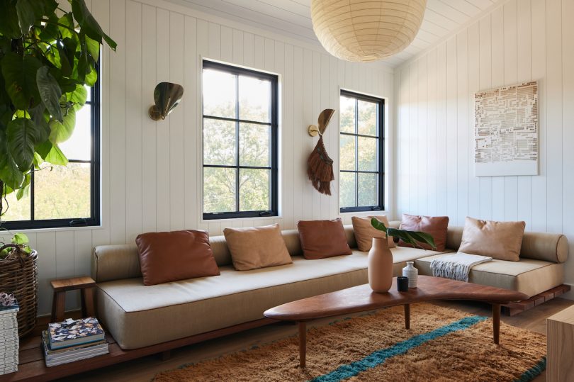 由Robert McKinley工作室设计的现代家居Captain Balfour