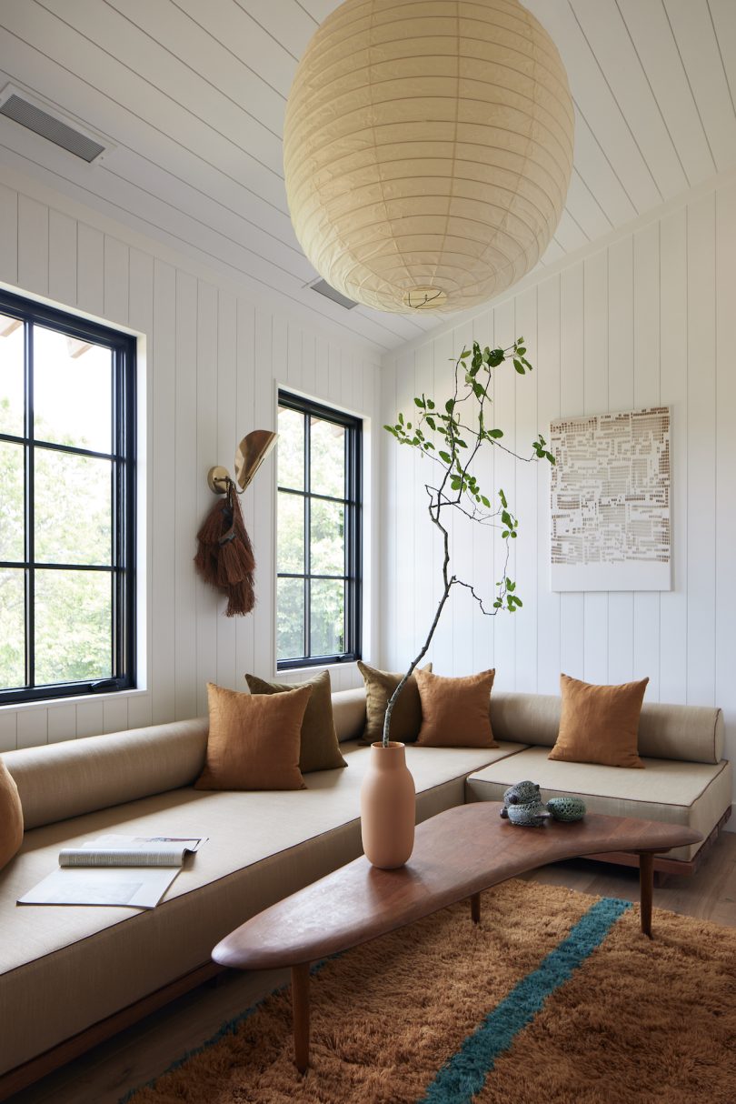 由Robert McKinley工作室设计的现代家居Captain Balfour