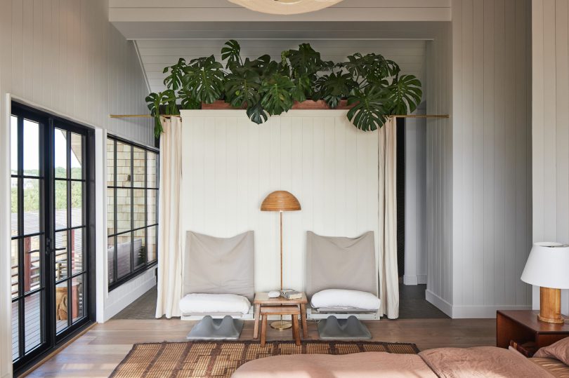 由Robert McKinley工作室设计的现代家居Captain Balfour