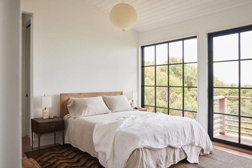 由Robert McKinley工作室设计的现代家居Captain Balfour