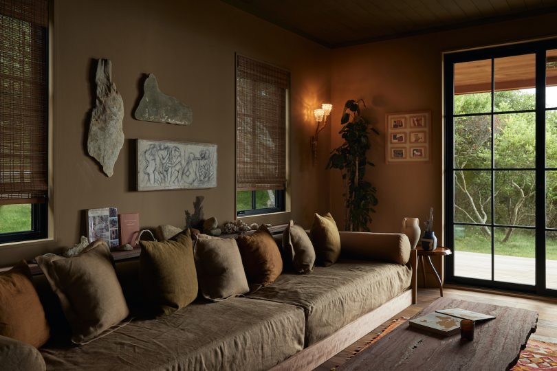 由Robert McKinley工作室设计的现代家居Captain Balfour