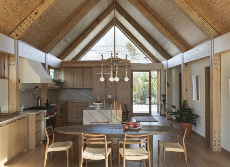 由Oza Sabbeth Architects设计的极简住宅Ditch Plains