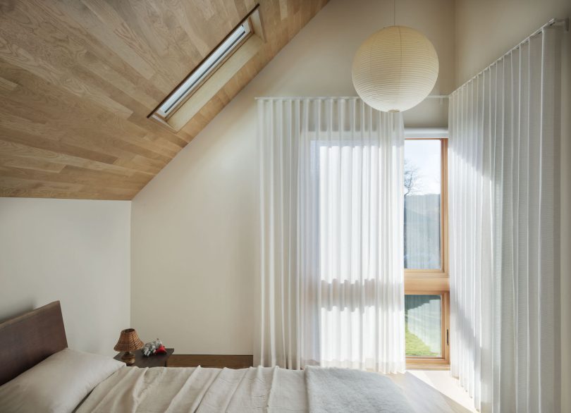 由Oza Sabbeth Architects设计的极简住宅Ditch Plains