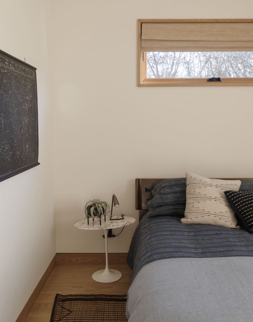 由Oza Sabbeth Architects设计的极简住宅Ditch Plains