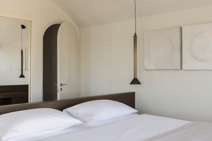 Kapsimalis Architects设计的极简住宅Summer House in Oia