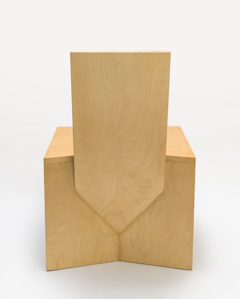 由TOWERLAND设计的极简主义椅子TD23