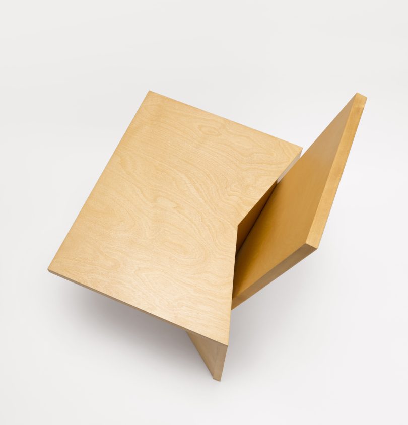 由TOWERLAND设计的极简主义椅子TD23