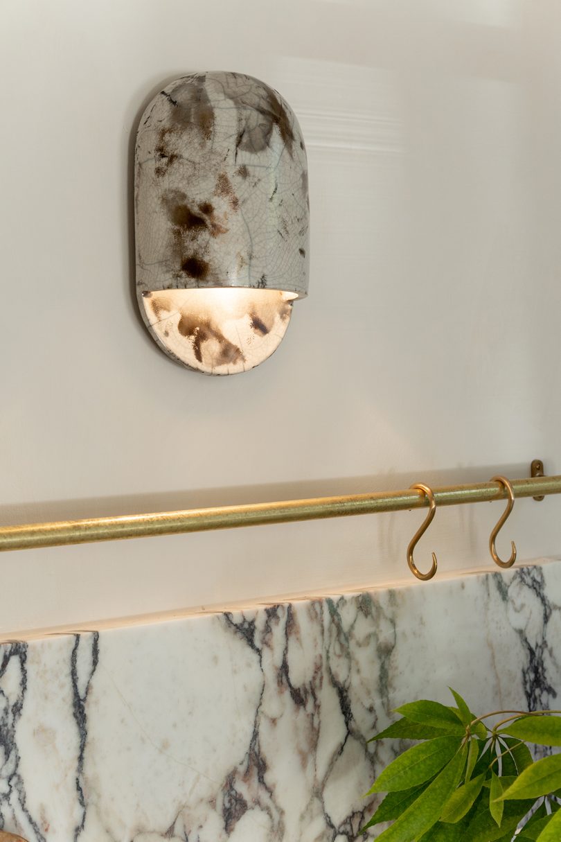 Ceramicah首次推出设计极简的壁灯Tera Sconce