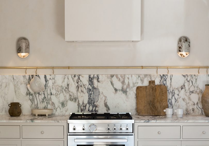 Ceramicah首次推出设计极简的壁灯Tera Sconce