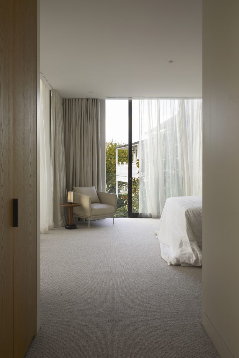 由Yoke设计的极简主义住宅Argyle Street