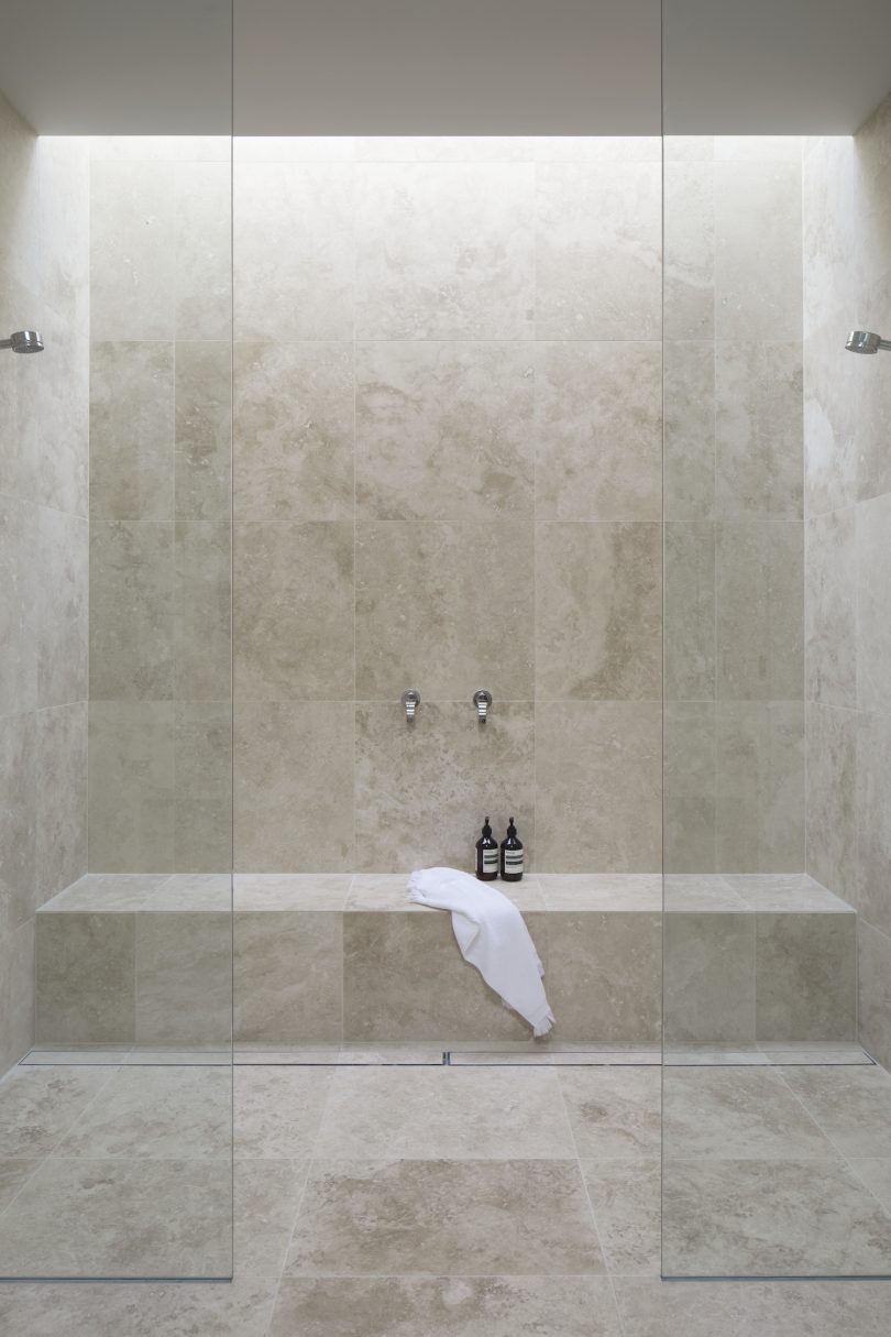 由Yoke设计的极简主义住宅Argyle Street