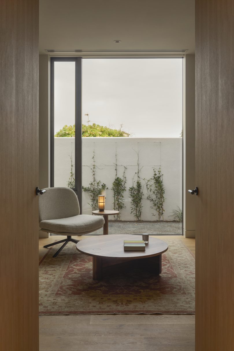 由Yoke设计的极简主义住宅Argyle Street