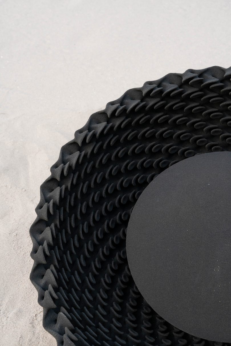 Rollo Studio设计的Aureole灯首次亮相2023伦敦设计节