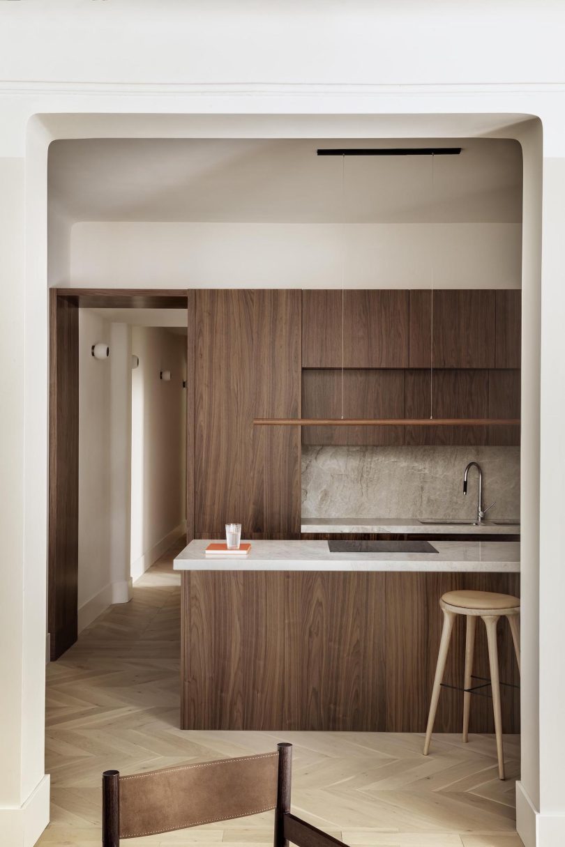 由Febrero设计的极简主义公寓MS7 Apartment