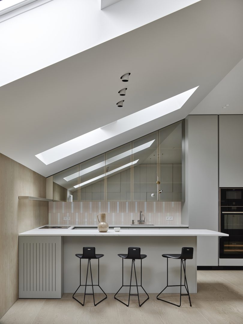 由Famenka Design设计的极简主义空间Penthouse